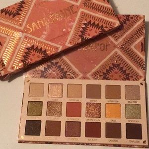 🎉HP🎉 Colourpop Sandstone eyeshadow eye palette new in box